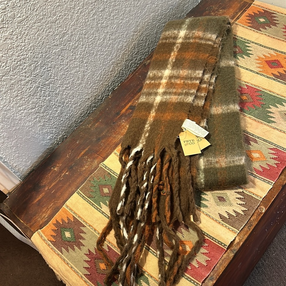 NWT Frye and Co extra large scarf - Picture 2 of 7